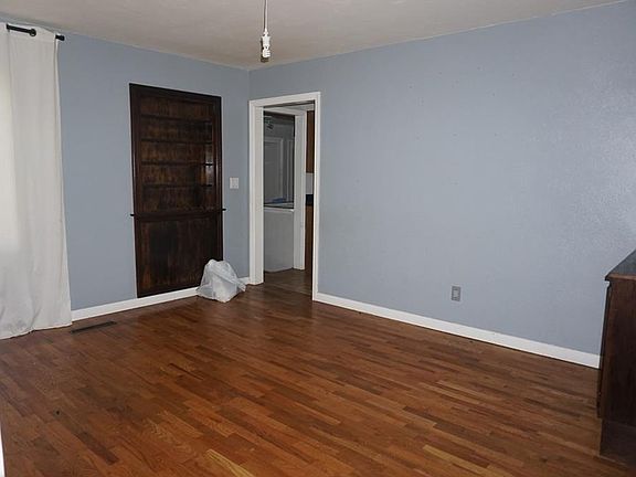 3rd image of 303 Farmersville Germantown Pike