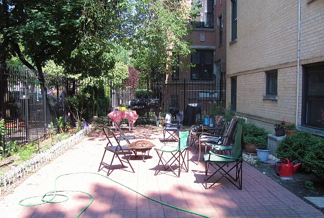 7413 N Seeley Ave — Photo 9