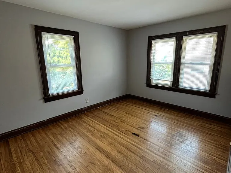 452-454 S Huron Ave — Photo 10