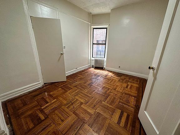 3rd image of 377 Montgomery St APT A4