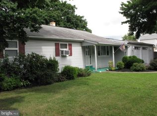 708 Mearns Rd, Warminster, PA 18974