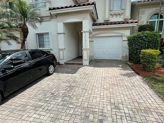 2nd image of 10904 NW 67th St