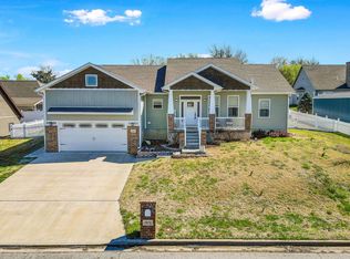 1831 Cattails Dr, Joplin, MO 64801