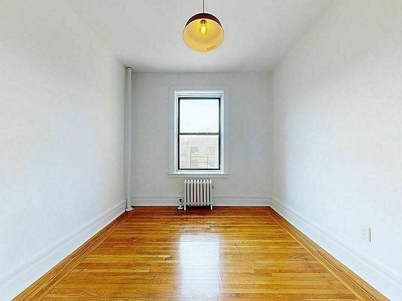 5th image of 256 Seaman Ave #D