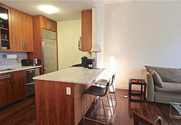 3rd image of 88 Greenwich St APT 1611