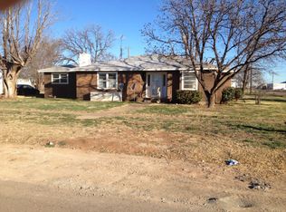 302 E 4th St, Olton, TX 76884