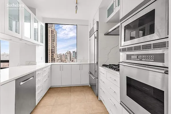 Rented by Sotheby's International Realty | media 30