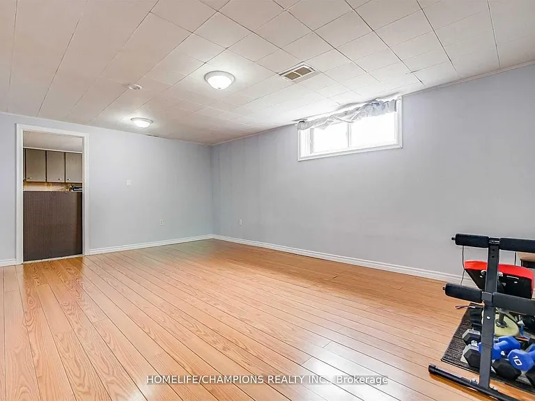 65 Whitburn Cres #2 — Photo 11