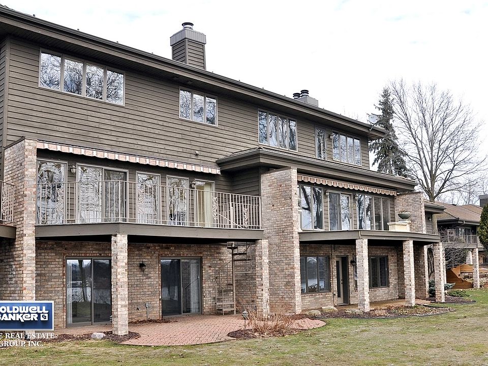 Fox Landing Waterfront Condo