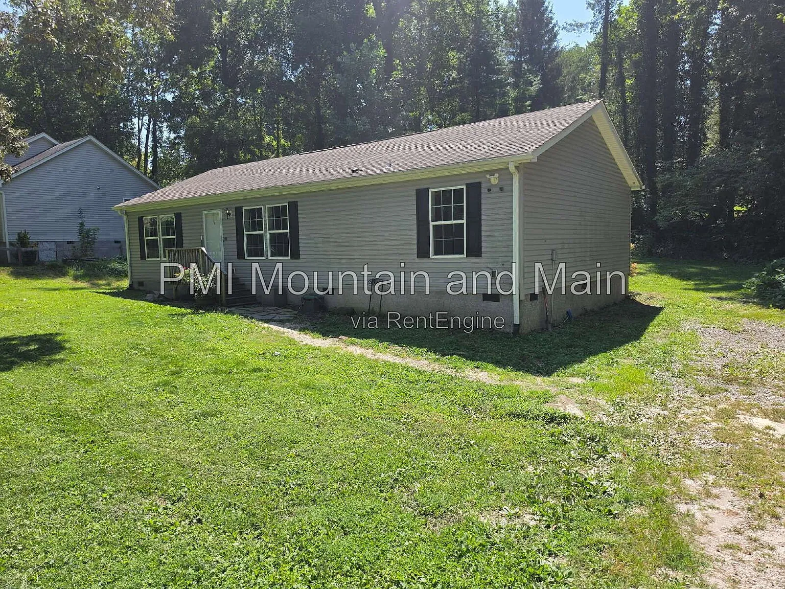 3 bed, 2.0 bath, 1458 sqft, $2,295 — Photo 1