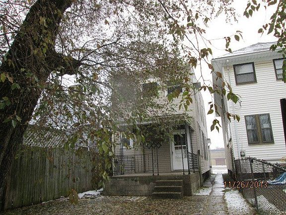 2nd image of 146 E 4th St