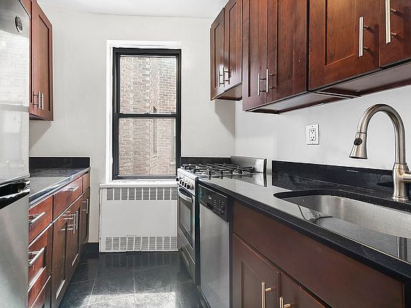 3rd image of 315 E 56th St APT 6E