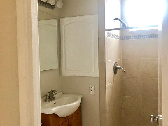 5th image of 171 Shelter Cove Dr