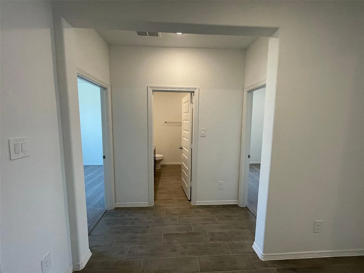 3 bed, 2.0 bath, 1637 sqft, $1,700 — Photo 3