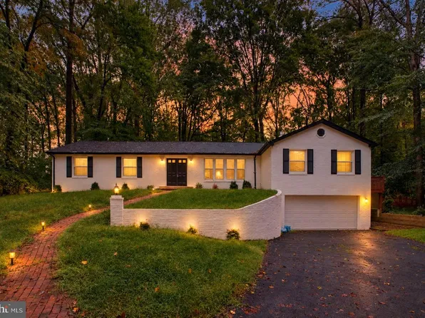 14863 Prestige Dr, Woodbridge, VA 22193