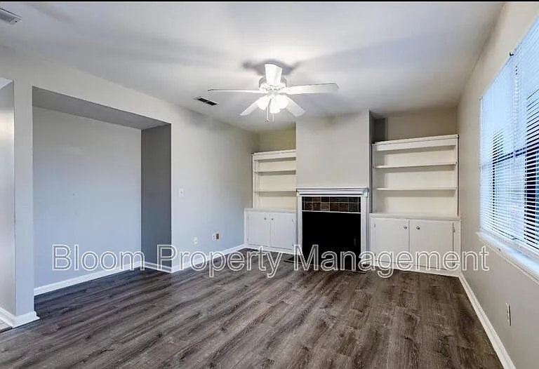 579 Travelers Blvd — Photo 2