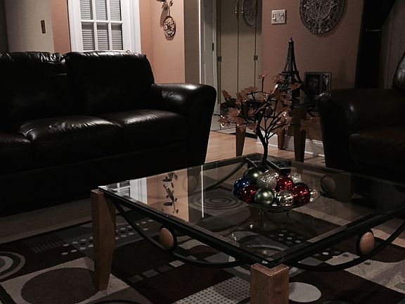 2nd image of 8596 Hampshire Dr
