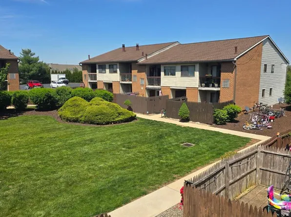 147 Lancaster Est, Mount Joy, PA 17552