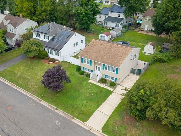 4th image of 15 Barber Blvd