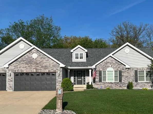 728 Jacobs Crossing Dr, Saint Charles, MO 63304