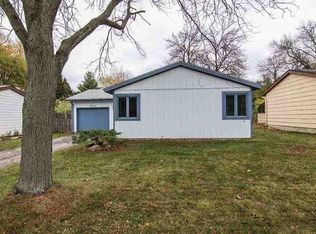 1817 Golden Oak Ln, Madison, WI 53711