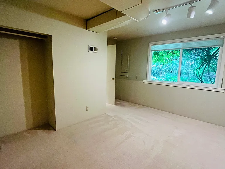 7131 NE Baker Hill Rd — Photo 32