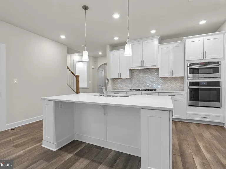 10513 Rossini Ln — Photo 7