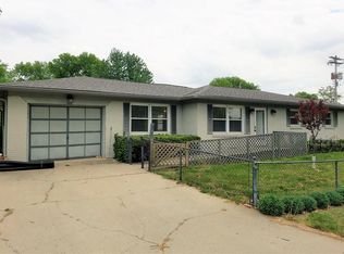 121 N Apple St, Greenfield, IN 46140