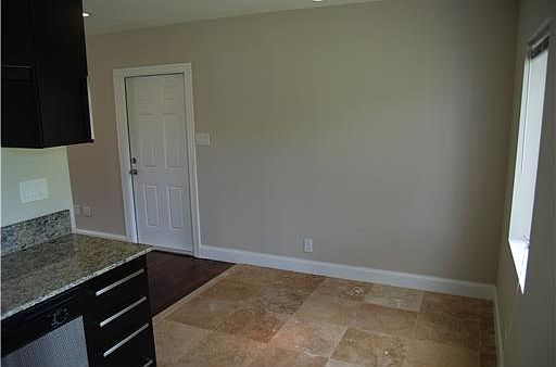 4th image of 713 SW 10th St