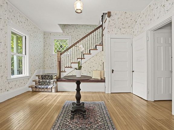 2nd image of 37 Glen Rd
