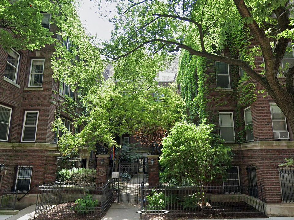 1st image of 3646 N Pine Grove Ave APT 1