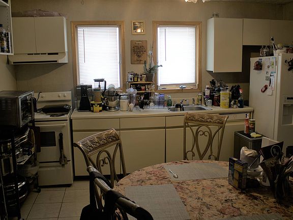2nd image of 174 Kelly Blvd