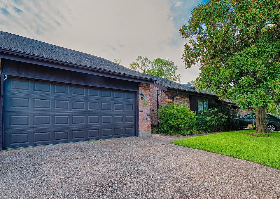 1st image of 661 Cherry Hills Dr