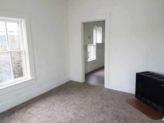 4th image of 1018 6th St S #1022