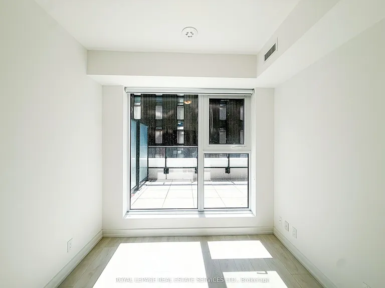 75 James St S #315 — Photo 12