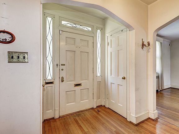 Foyer Entry