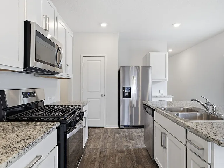 4023 Basil Mdw — Photo 7