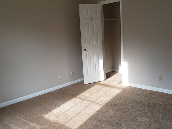2nd image of 578 Kathryn Ct