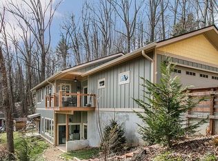 54 Fairview Hills Dr, Fairview, NC 28730