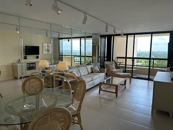 4th image of 2555 Collins Ave APT 1710