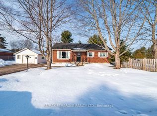 2 Oelke St, Petawawa, ON K8H1Z7