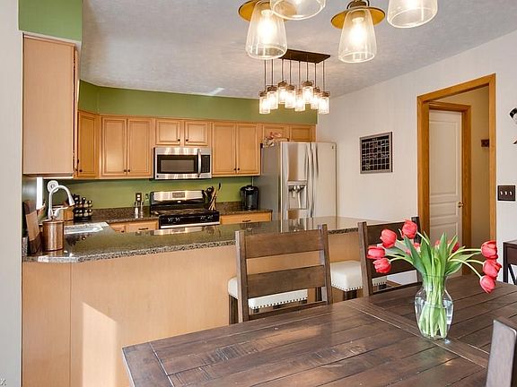 2nd image of 5820 Oriole Ct