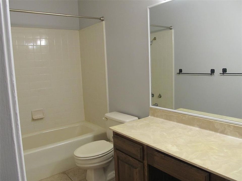 1st image of 921 Marine Dr APT 311