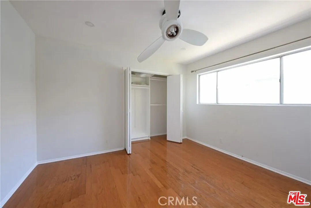 2 bed, 2.0 bath, 950 sqft, $2,997 — Photo 2