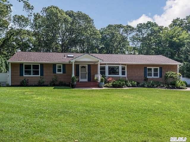 1st image of 7 Fox Hunt Ln