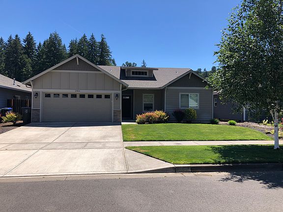 2466 Equestrian Loop, S. 
Front view