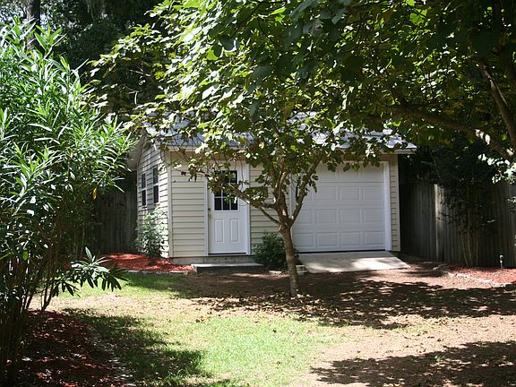 4th image of 3140 Dowling Dr