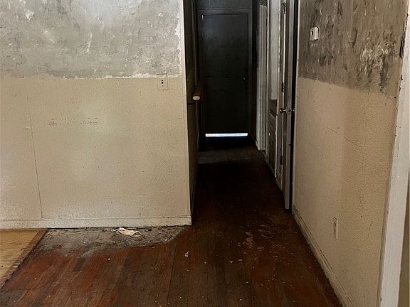 3rd image of 818 E Orange St