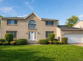 5 Hidden Trl, Lancaster, NY 14086