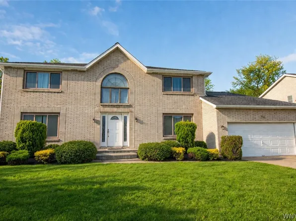 5 Hidden Trl, Lancaster, NY 14086